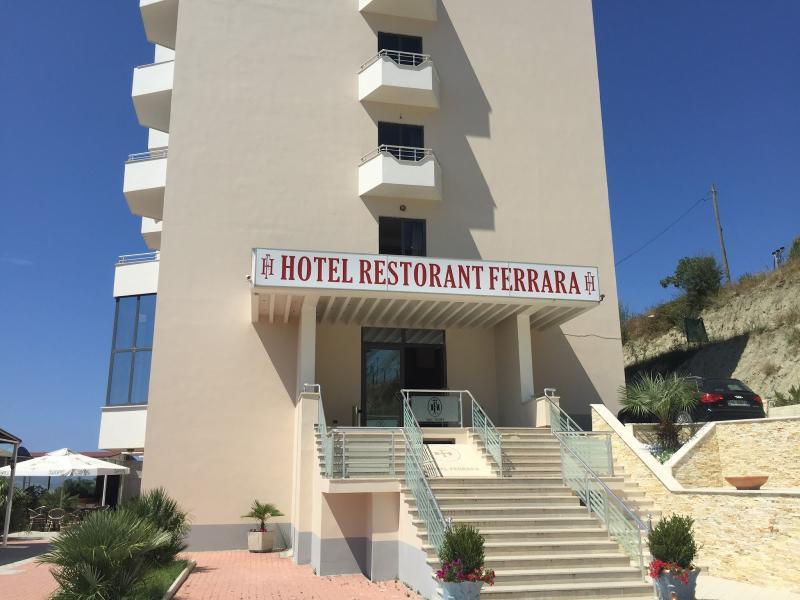 Hotel Ferrara دراس المظهر الخارجي الصورة